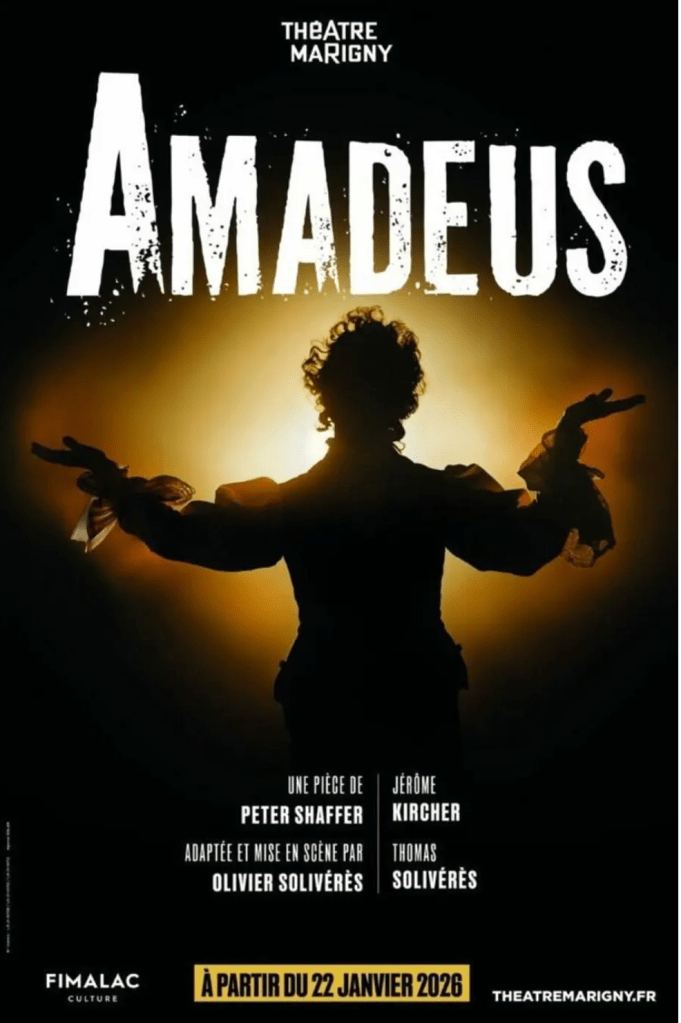 Affiche de la pièce Amadeus au Théâtre Marigny, mise en scène par Olivier Solivérès, montrant la silhouette de Mozart dans une lumière dorée.